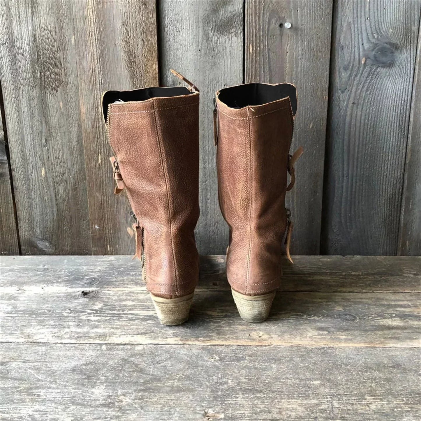 Modische und stützende orthopädische Stiefel