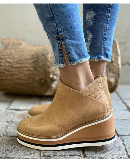 Stützende und modische orthopädische Schuhe