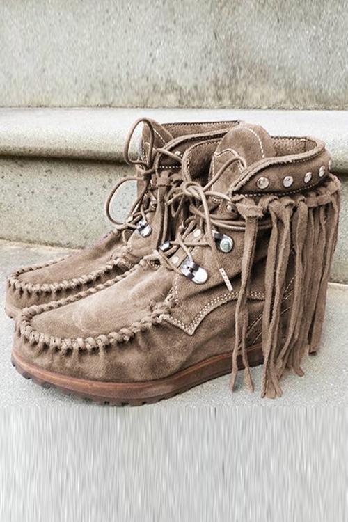 Modische und stützende orthopädische Stiefel