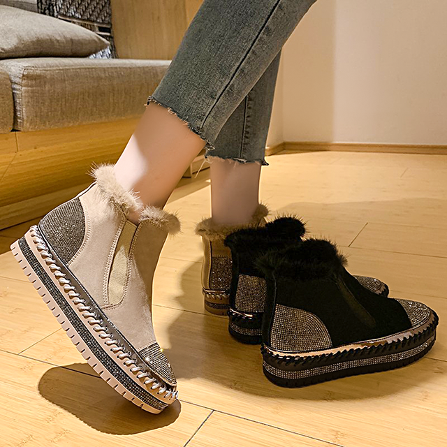 Legere und stützende orthopädische Schuhe