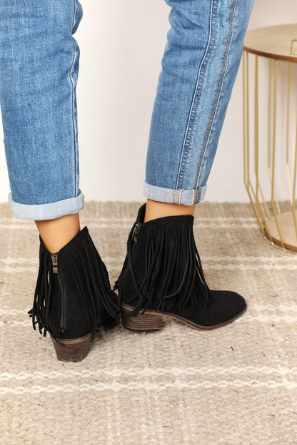 Modische, stützende orthopädische Stiefel