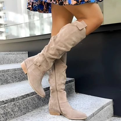 Elegantes und detailliertes stützendes Schuhwerk