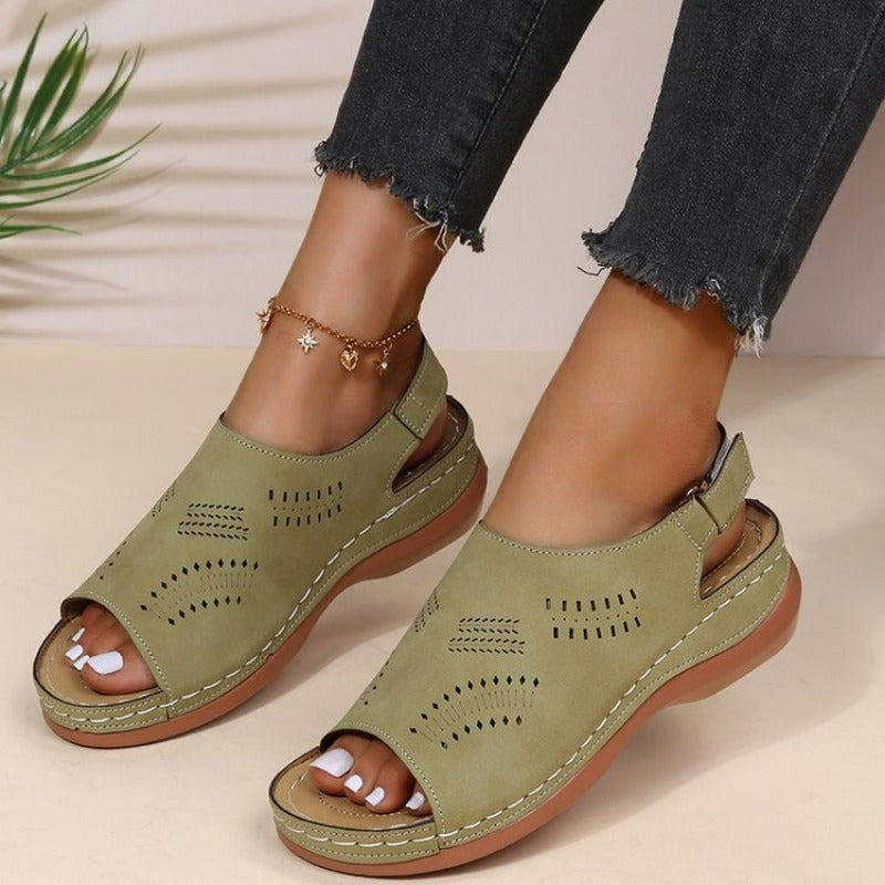 Lässige und atmungsaktive orthopädische Sandalen