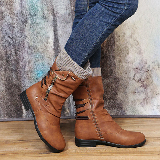Moderne und stützende orthopädische Stiefel