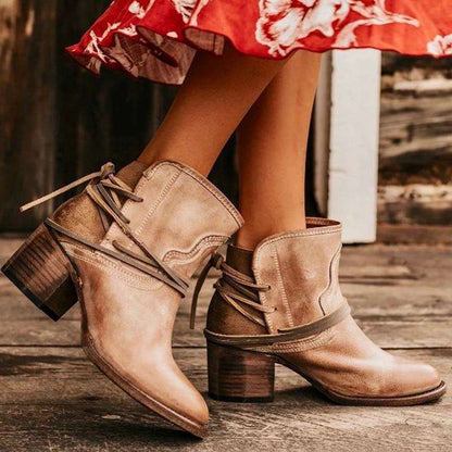 Unterstützende, modische, orthopädische Stiefel