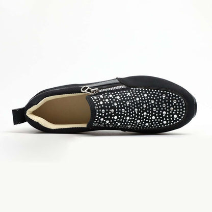 Elegante und detaillierte stützende Sneakers