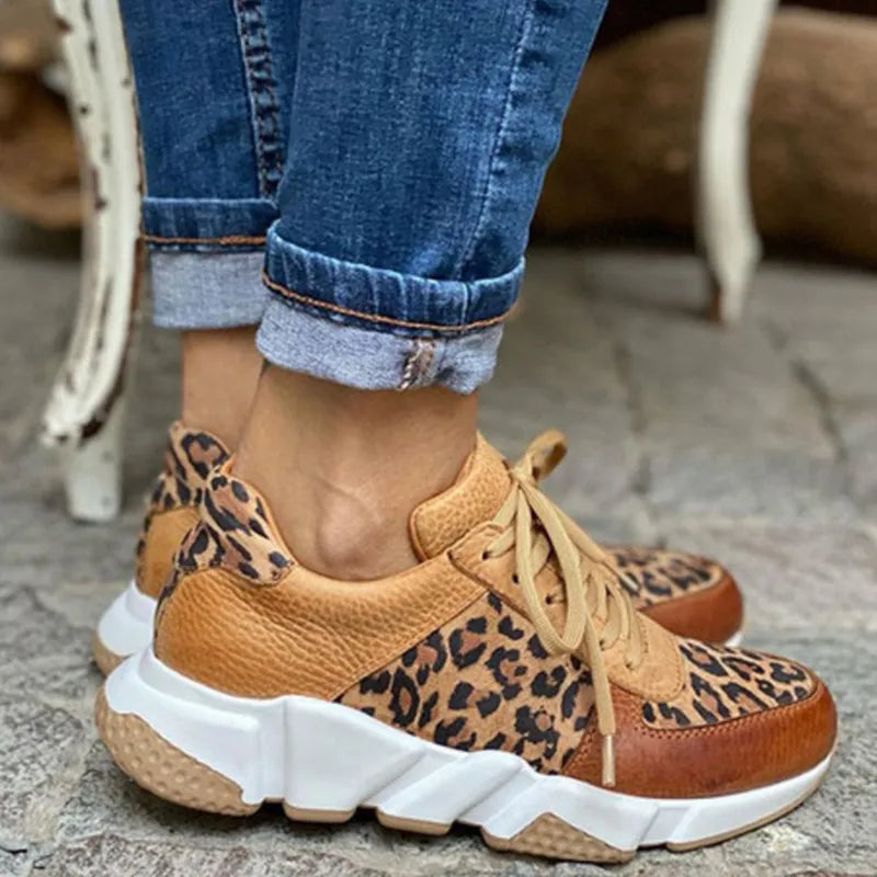 Bequemes und modisches orthopädisches Schuhwerk