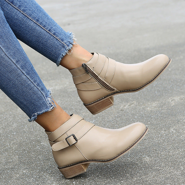 Stützende und modische orthopädische Stiefelette
