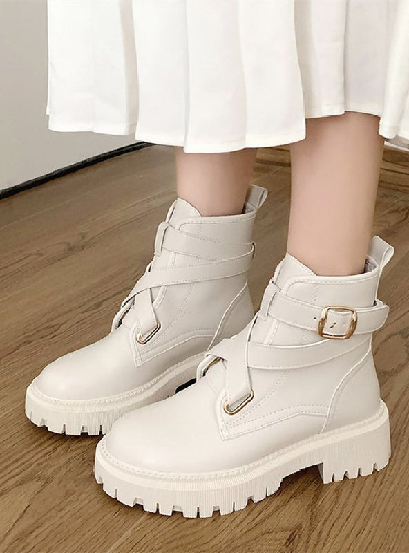 Modische und stützende orthopädische Schuhe