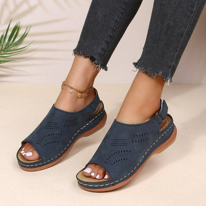 Lässige und atmungsaktive orthopädische Sandalen