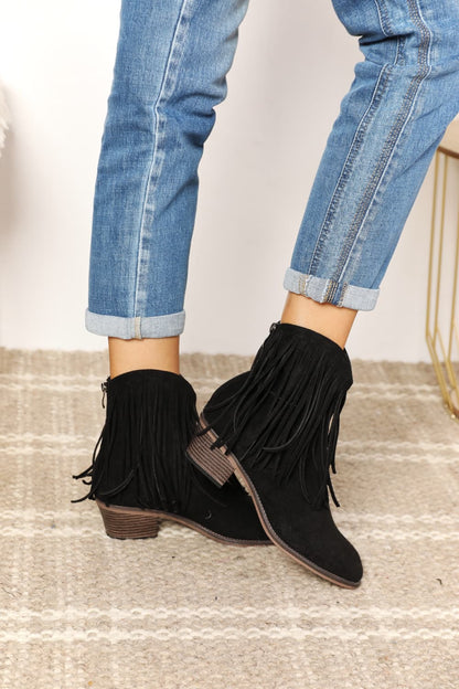 Modische, stützende orthopädische Stiefel
