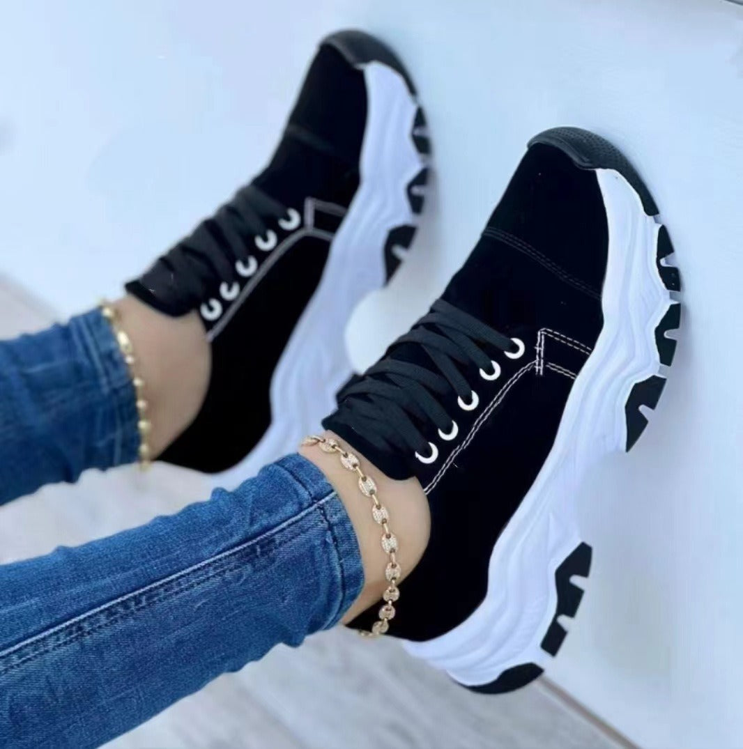 Modische und stützende orthopädische Schuhe