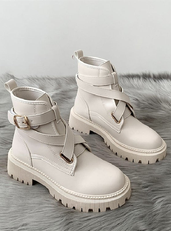 Modische und stützende orthopädische Schuhe
