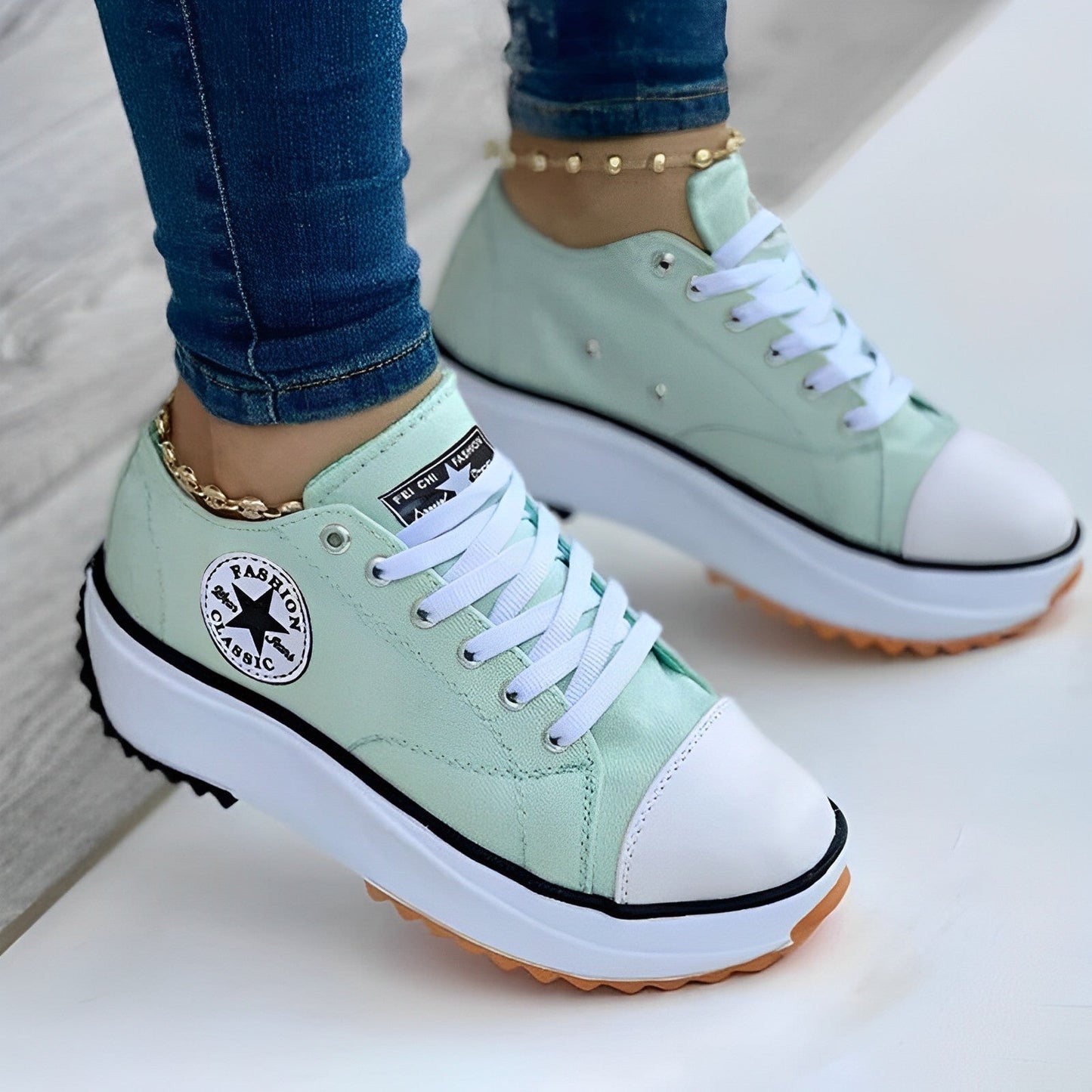 Schlanke und coole Turnschuhe