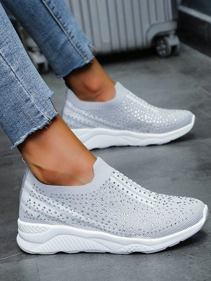 Trendige und stützende orthopädische Sneakers