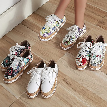 Einfache Turnschuhe mit Blumen