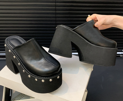 Bequeme und haltbare orthopädische Sommersandalen