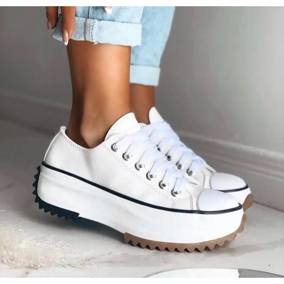 Legere und stützende orthopädische Schuhe