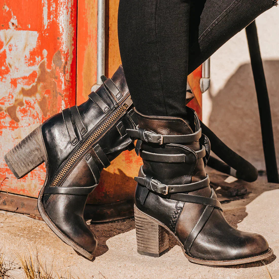 Zeitlose und unterstützende orthopädische Stiefel