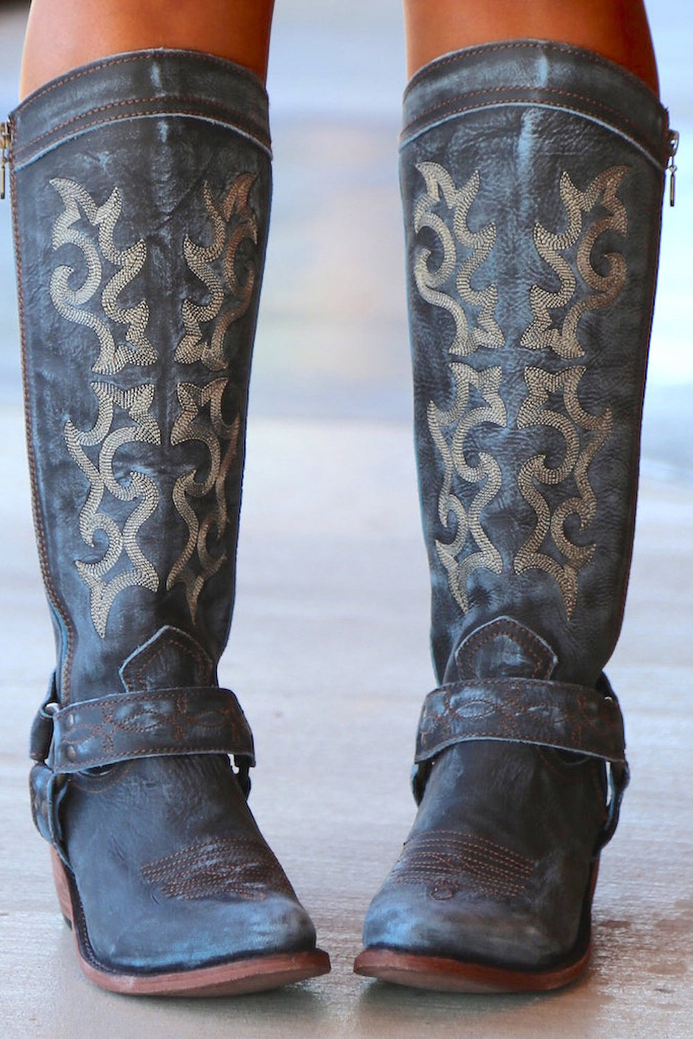 Modische und stützende orthopädische Stiefel