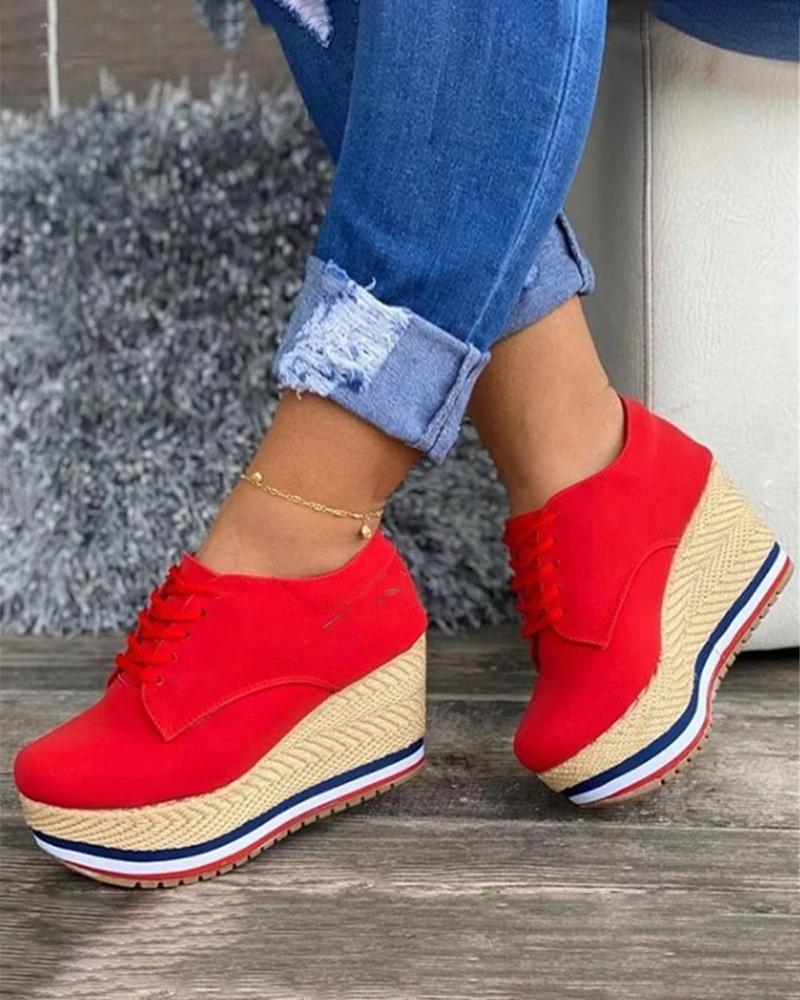 Unterstützende und vielseitige orthopädische Schuhe