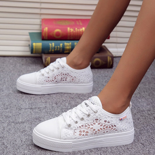 Moderne und stützende orthopädische Schuhe