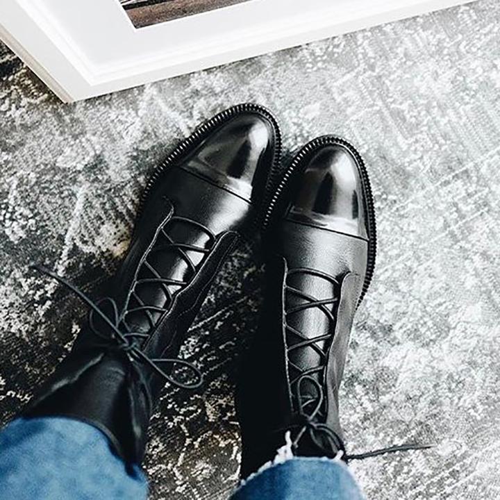 Unterstützende leichte orthopädische Stiefel
