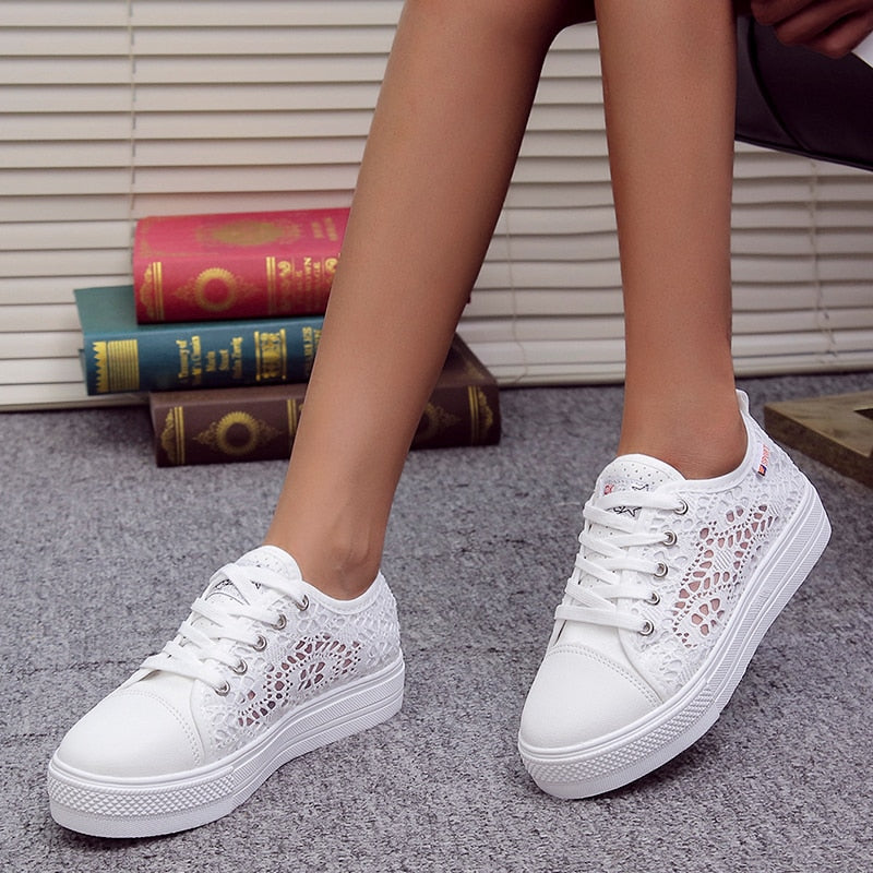 Moderne und stützende orthopädische Schuhe