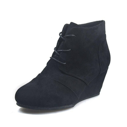 Stützende und modische orthopädische Schuhe