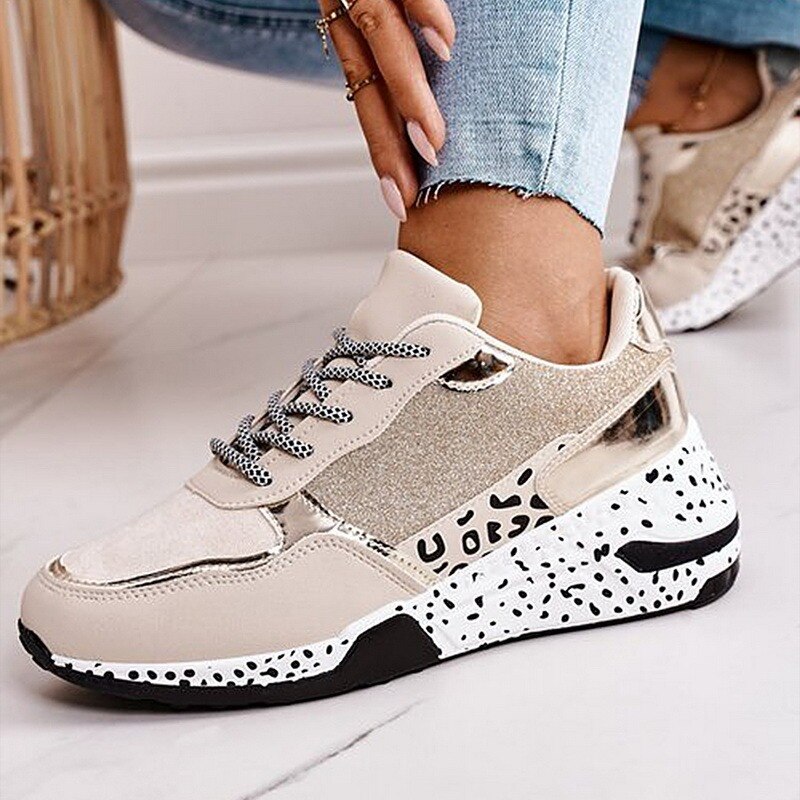 Elegante und detaillierte Stützschuhe