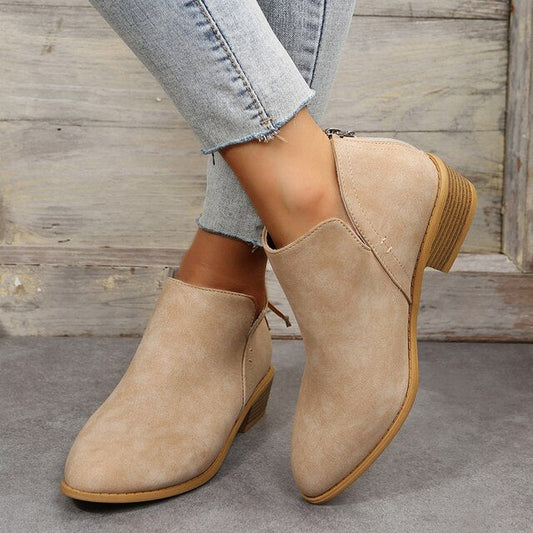 Stylische und stützende orthopädische Stiefel