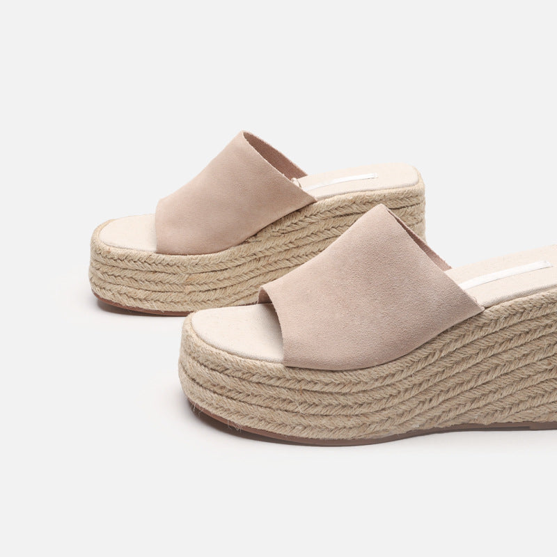 Bequeme und haltbare orthopädische Sommersandalen
