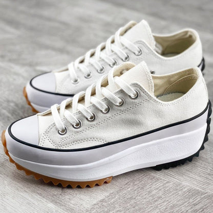 Legere und stützende orthopädische Schuhe