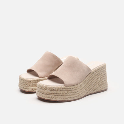 Bequeme und haltbare orthopädische Sommersandalen