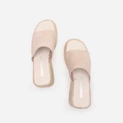 Bequeme und haltbare orthopädische Sommersandalen