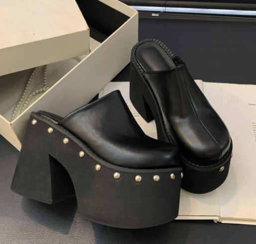 Bequeme und haltbare orthopädische Sommersandalen