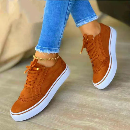 Elegantes und detailliertes stützendes Schuhwerk
