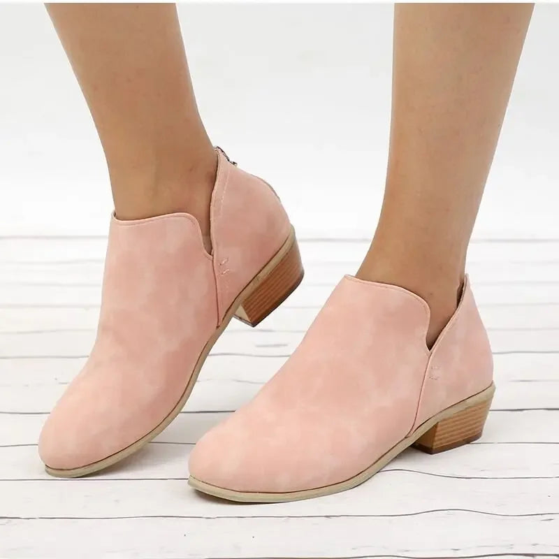 Moderne und stützende orthopädische Schuhe
