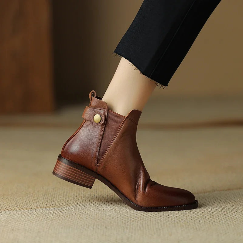 Unterstützende, modische, orthopädische Stiefel