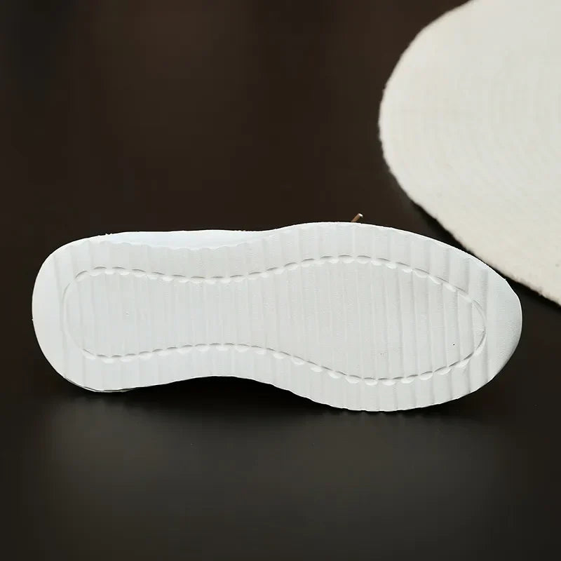 Schlanke und stützende orthopädische Schuhe