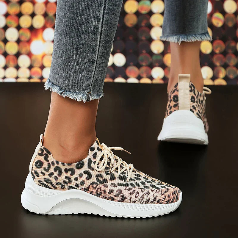Schlanke und stützende orthopädische Schuhe