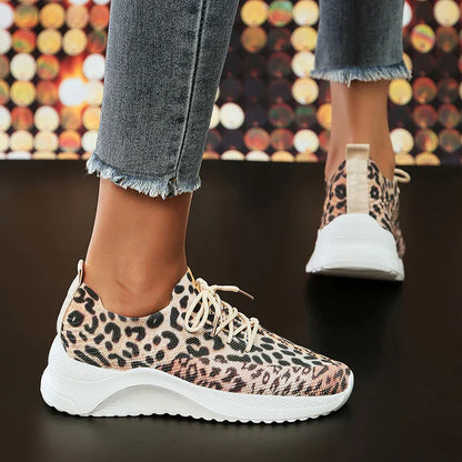 Schlanke und stützende orthopädische Schuhe