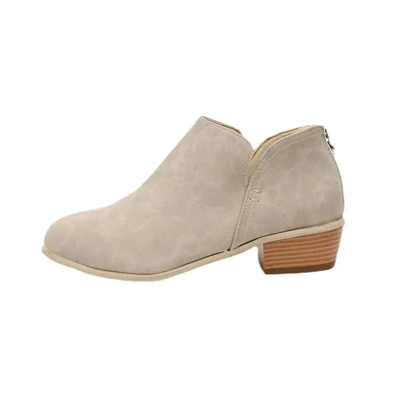 Moderne und stützende orthopädische Schuhe