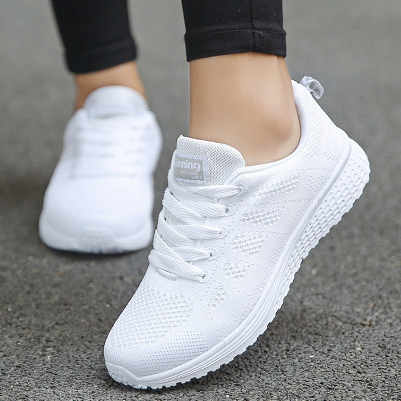 Modische und stützende orthopädische Schuhe