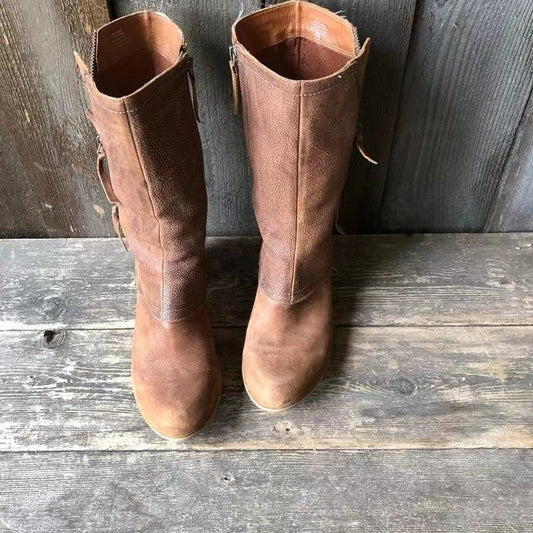 Modische und stützende orthopädische Stiefel