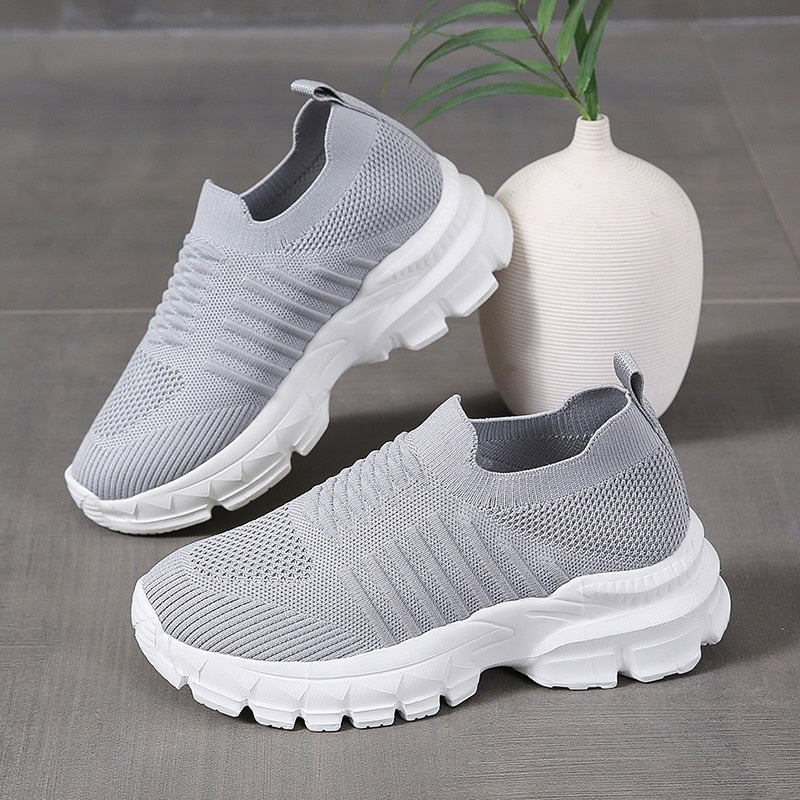 Stützende und modische orthopädische Schuhe