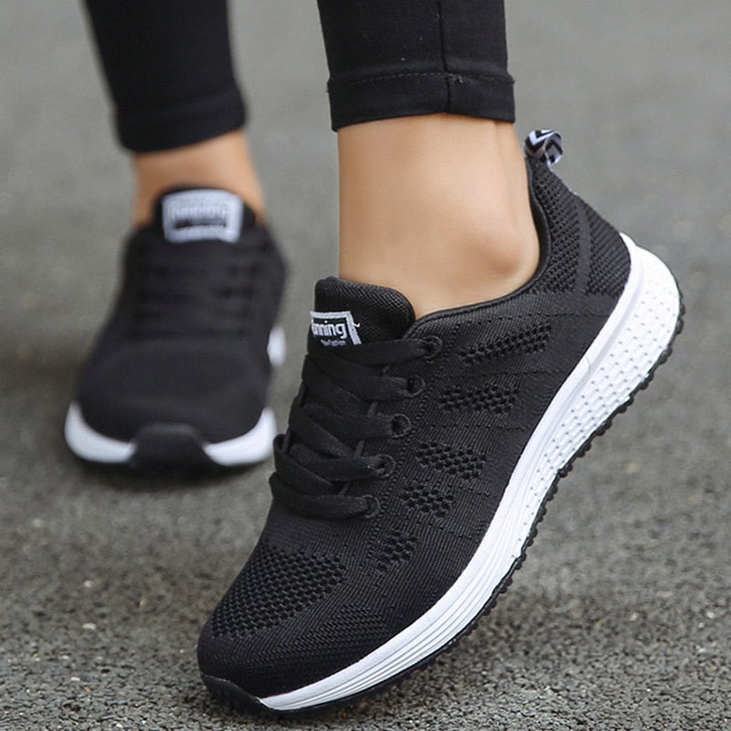 Modische und stützende orthopädische Schuhe