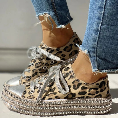 Unterstützende leichte orthopädische Schuhe