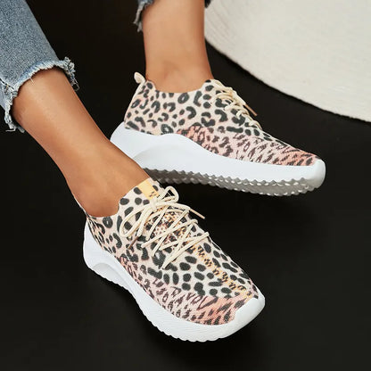 Schlanke und stützende orthopädische Schuhe