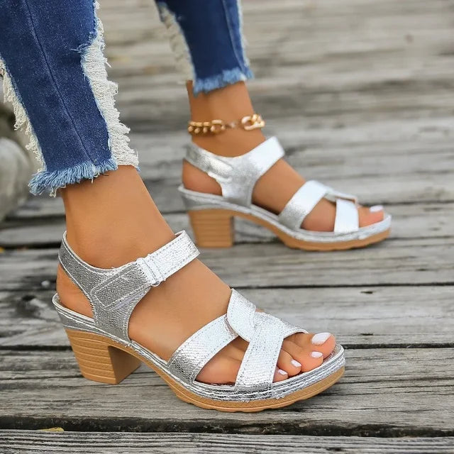 Klassische und bequeme orthopädische Schuhe